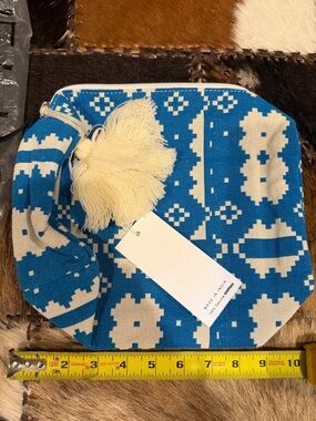 NWT! Raj Blue & white Patterned Woven Pouch or toiletry with Tassel
